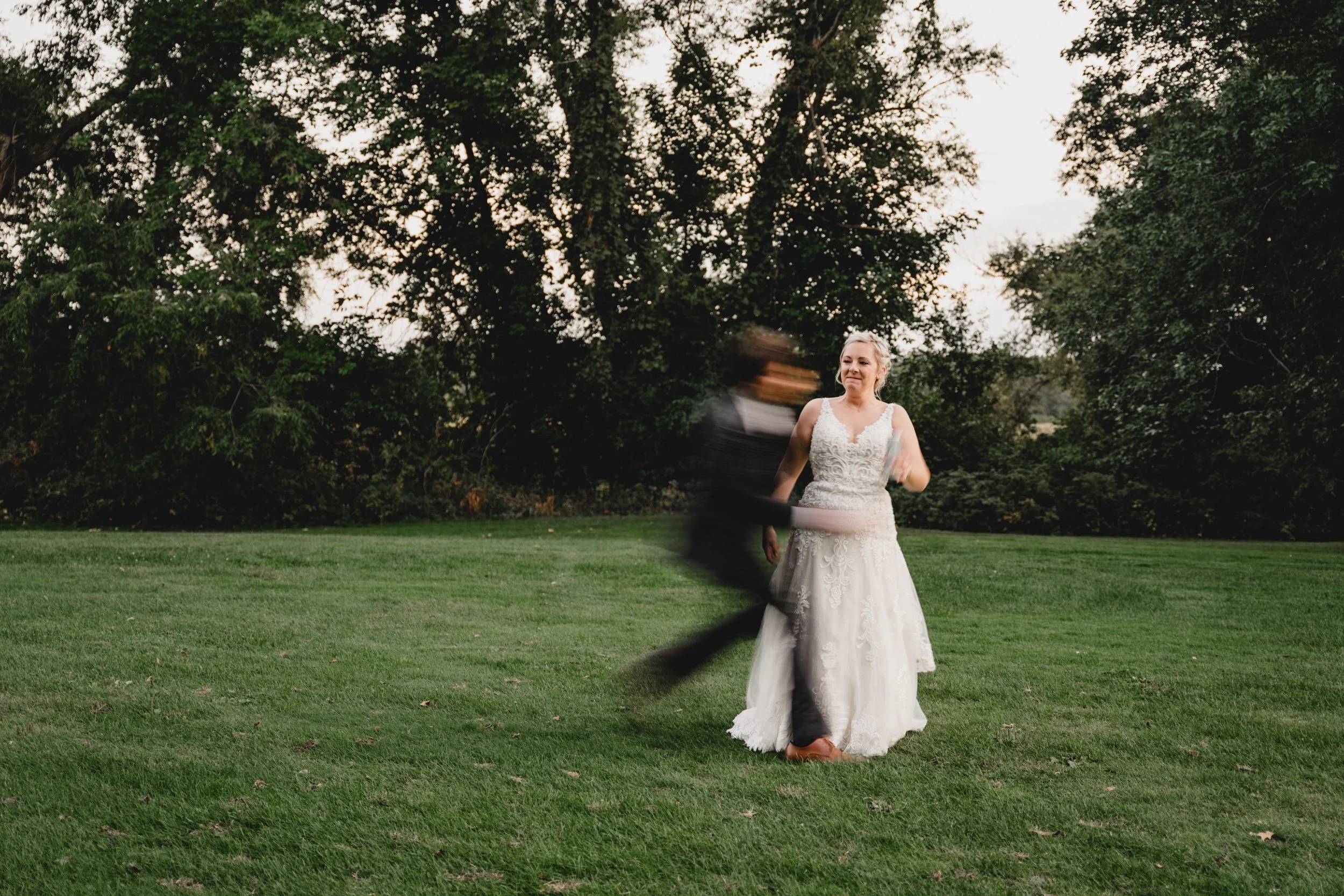 engle-olson-hannah-scott-wedding-previews- (40 of 49).jpg