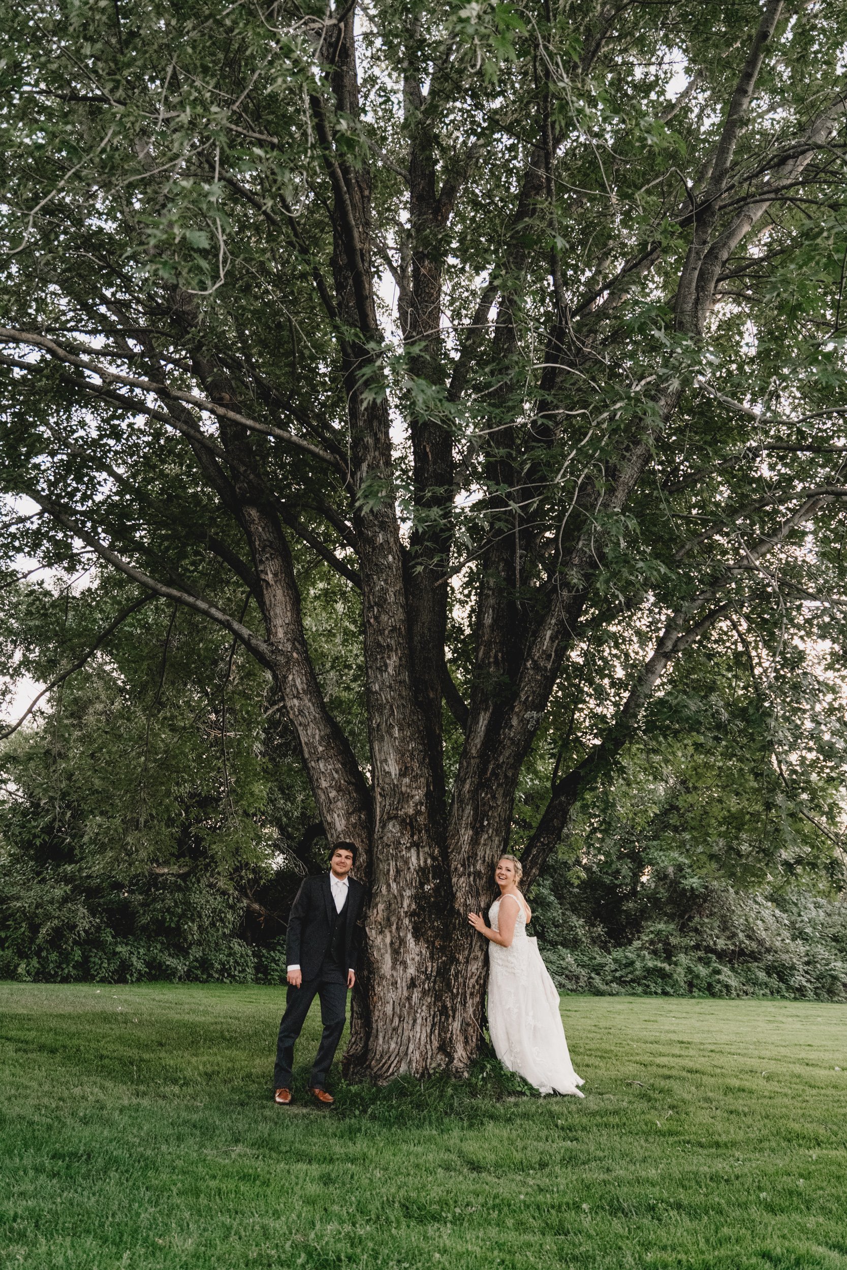 engle-olson-hannah-scott-wedding-previews- (44 of 49).jpg