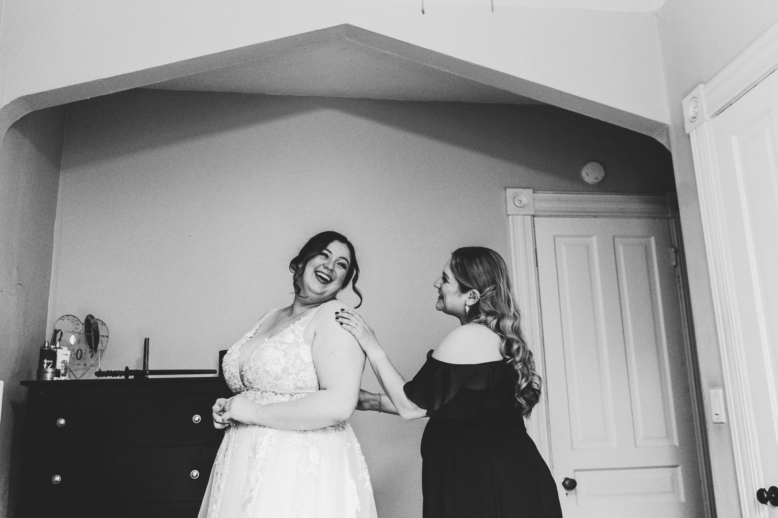 engle-olson-kayla-eric-wedding-previews- (11 of 54).jpg