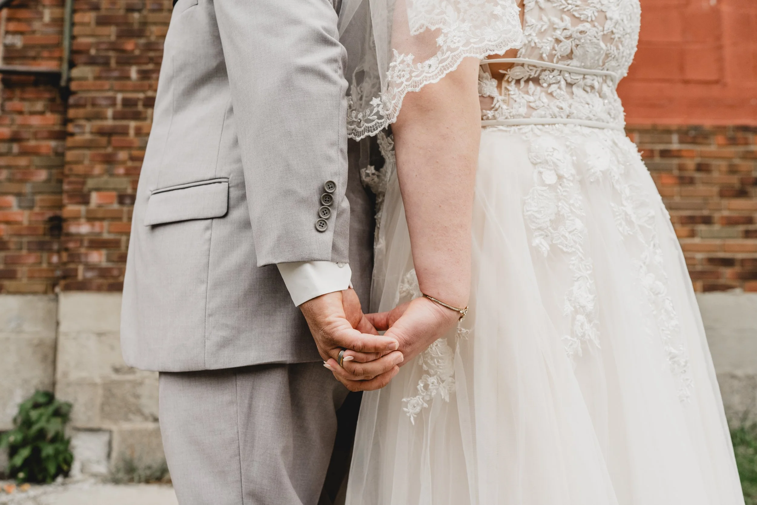 engle-olson-kayla-eric-wedding-previews- (16 of 54).jpg