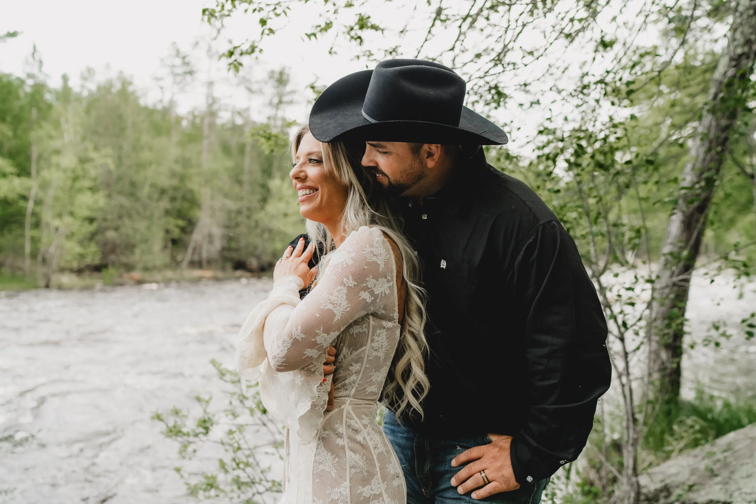 engle-olson-maggie-albert-engagement-session-previews- (27 of 45).jpg