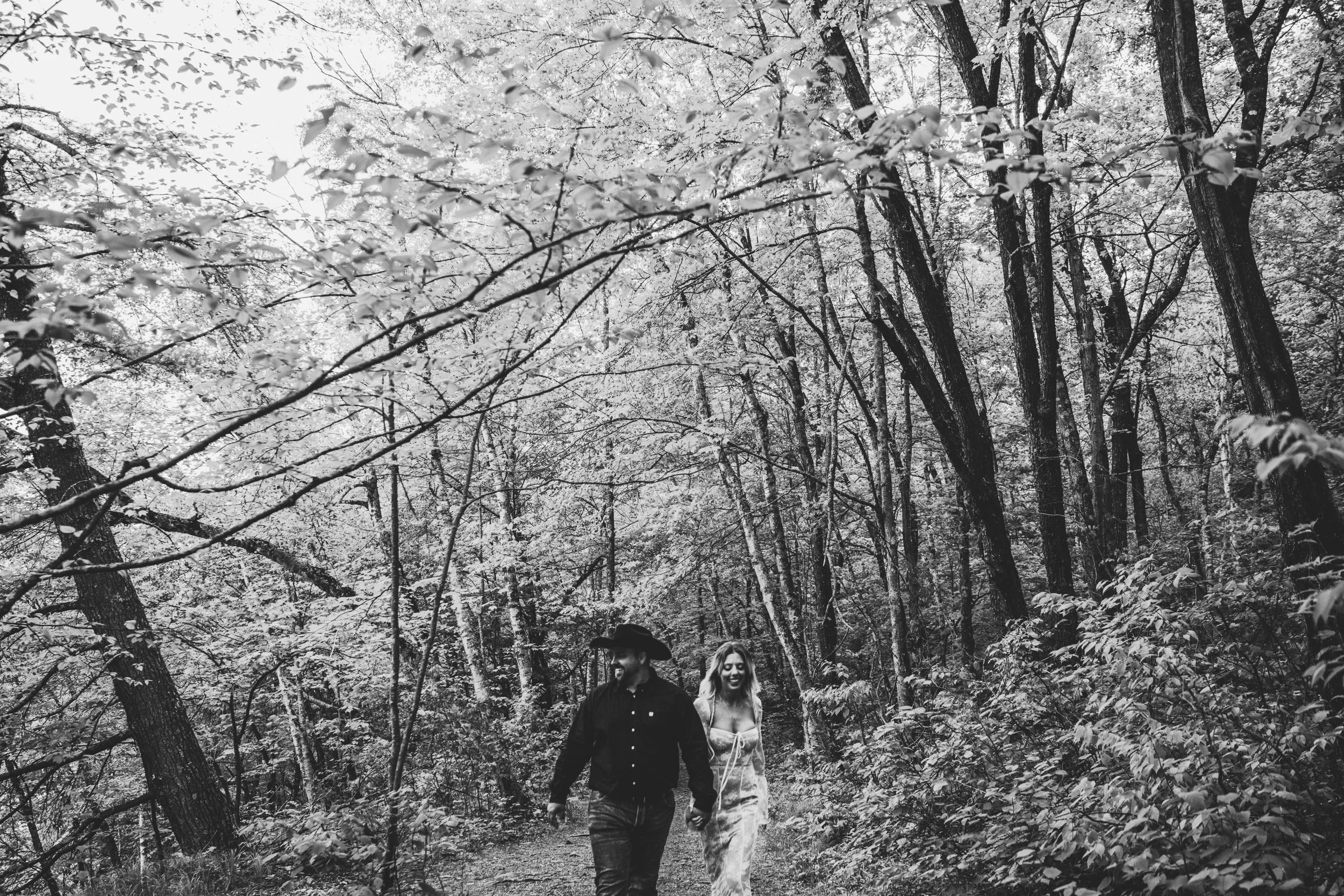 engle-olson-maggie-albert-engagement-session-previews- (30 of 45).jpg