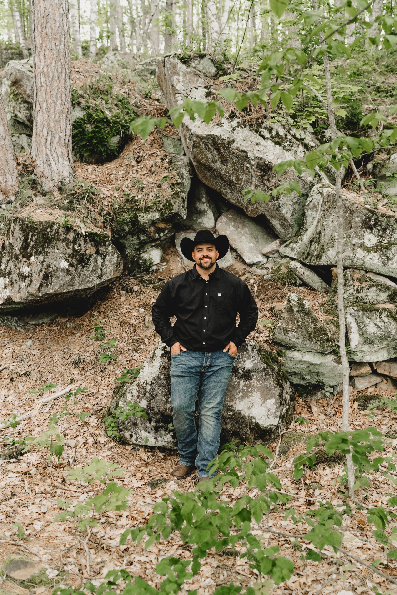 engle-olson-maggie-albert-engagement-session-previews- (31 of 45).jpg