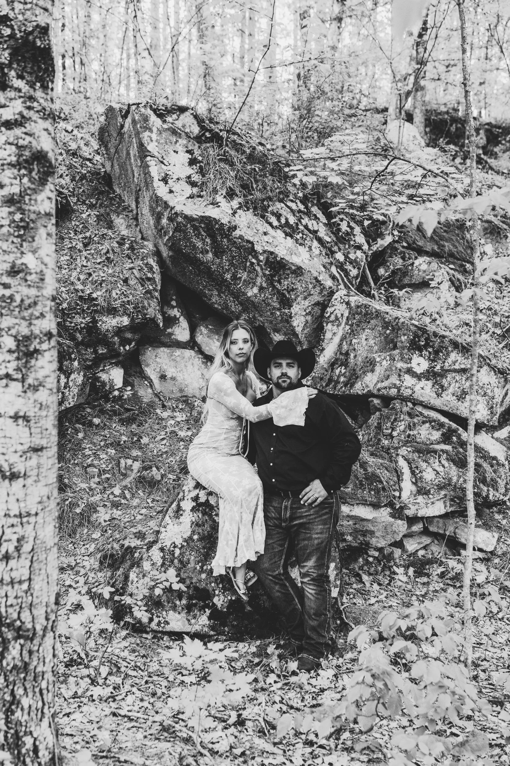 engle-olson-maggie-albert-engagement-session-previews- (37 of 45).jpg