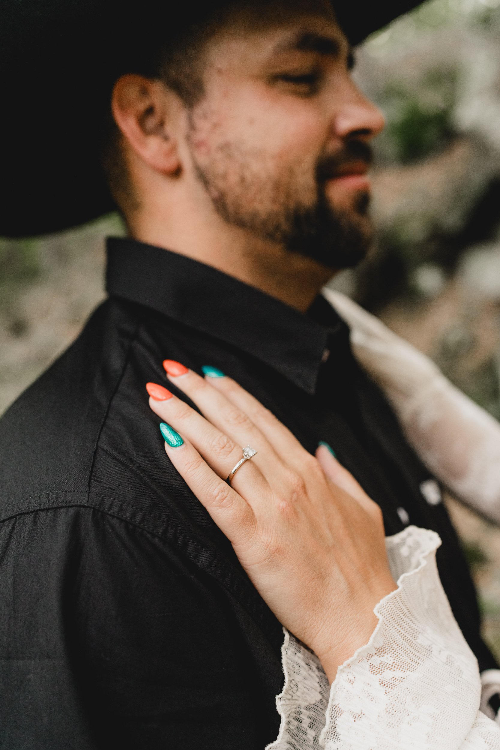 engle-olson-maggie-albert-engagement-session-previews- (40 of 45).jpg