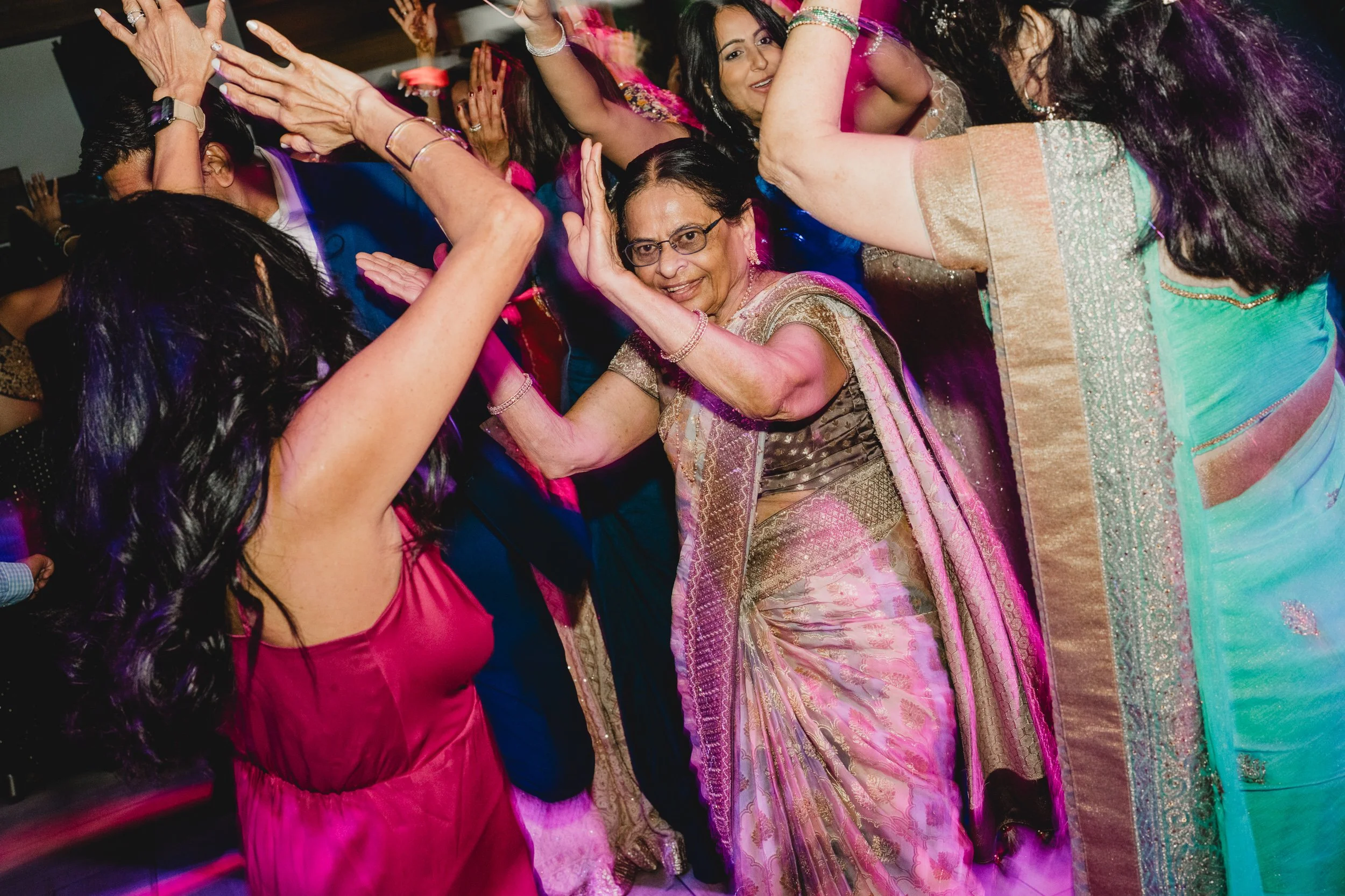 engle-olson-ana-dylan-saint-paul-wedding-previews (51 of 52).jpg