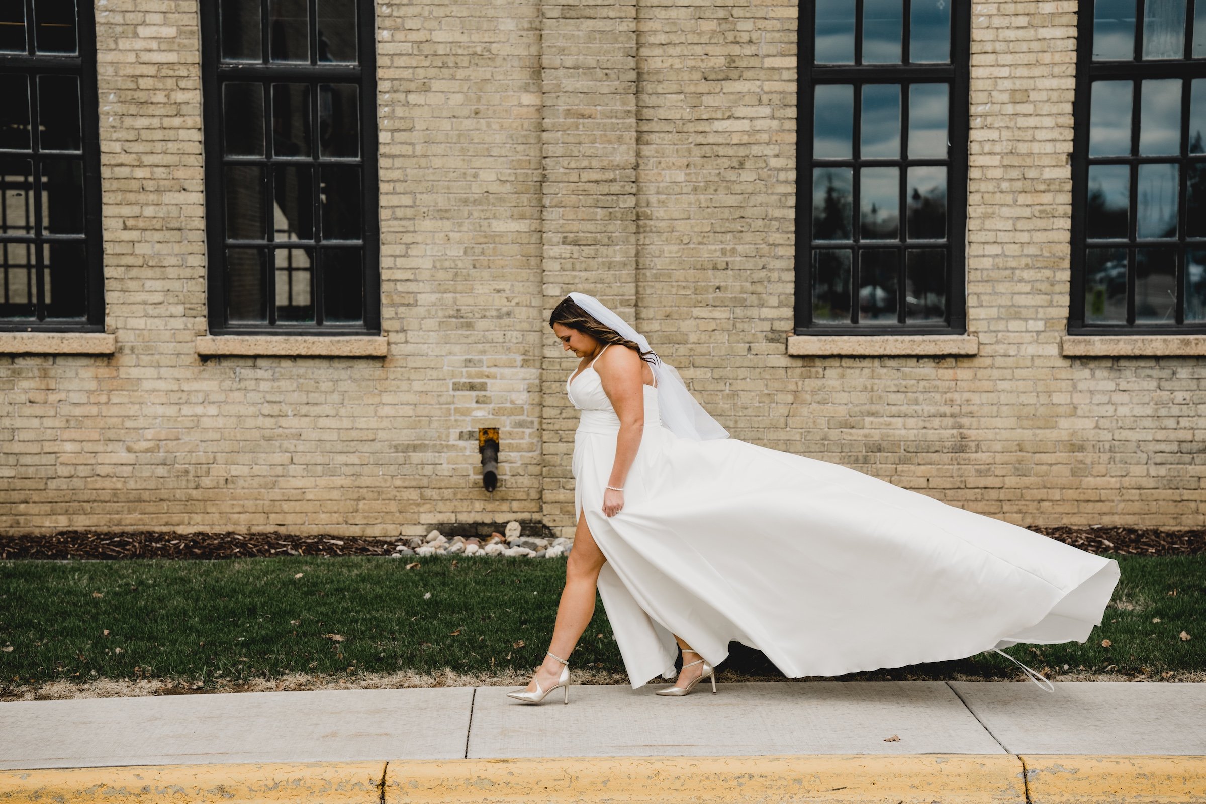 engle-olson-sam-colton-wedding-essence event center-previews- (11 of 49).jpg