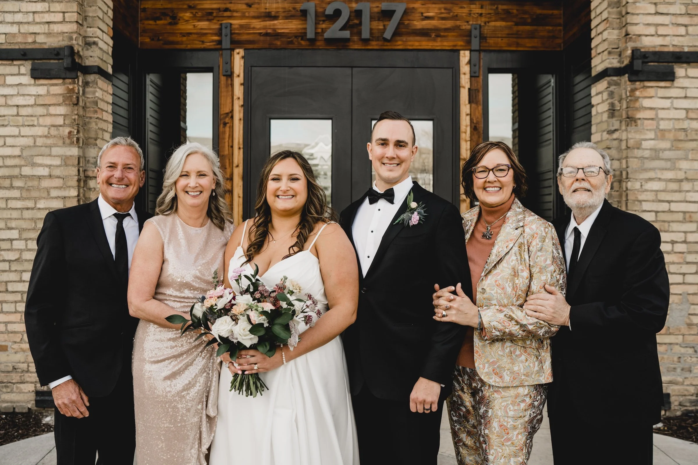 engle-olson-sam-colton-wedding-essence event center-previews- (38 of 49).jpg