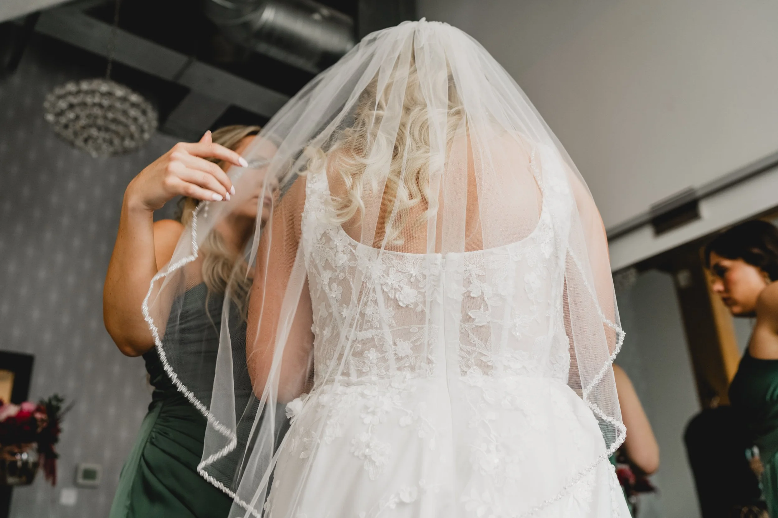 engle-olson-tessa-eric-wedding-previews- (11 of 45).jpg