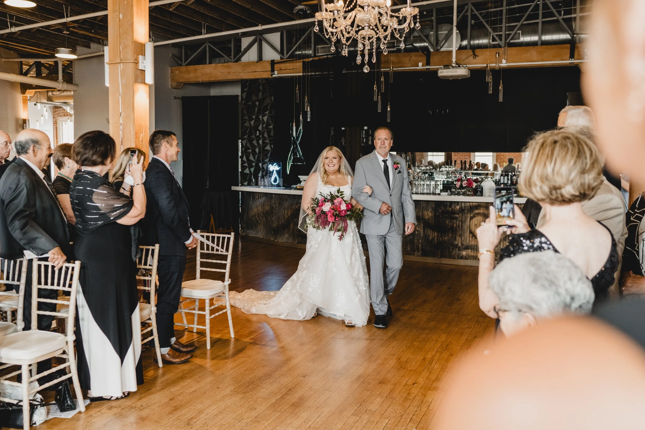 engle-olson-tessa-eric-wedding-previews- (13 of 45).jpg