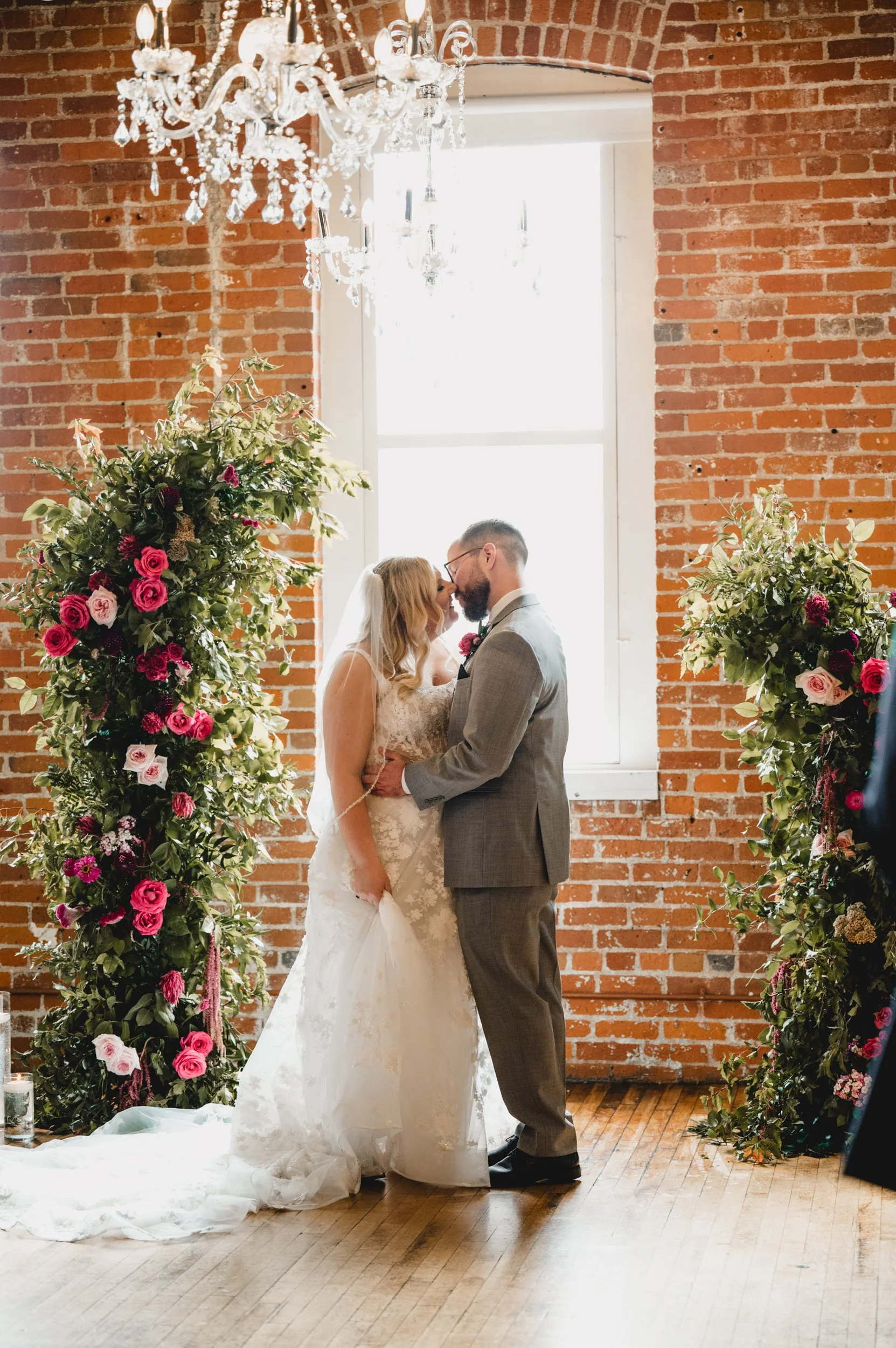 engle-olson-tessa-eric-wedding-previews- (16 of 45).jpg