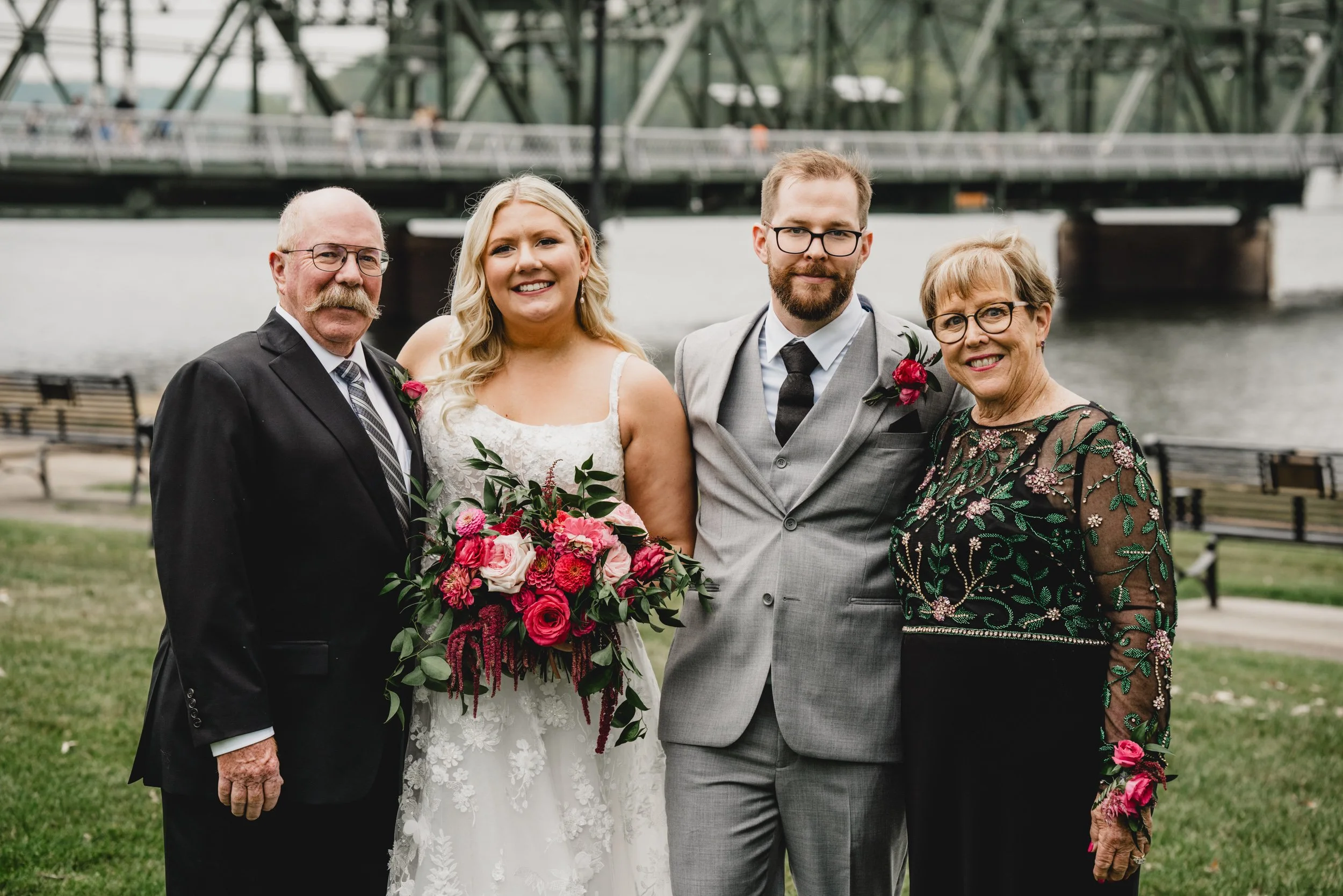 engle-olson-tessa-eric-wedding-previews- (24 of 45).jpg