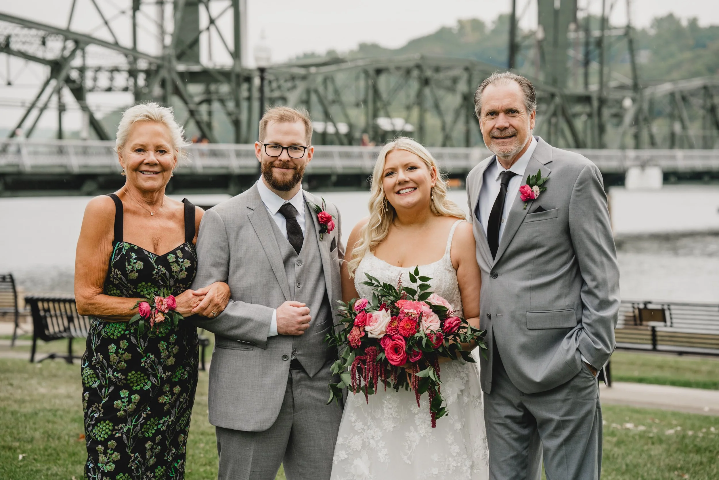 engle-olson-tessa-eric-wedding-previews- (25 of 45).jpg