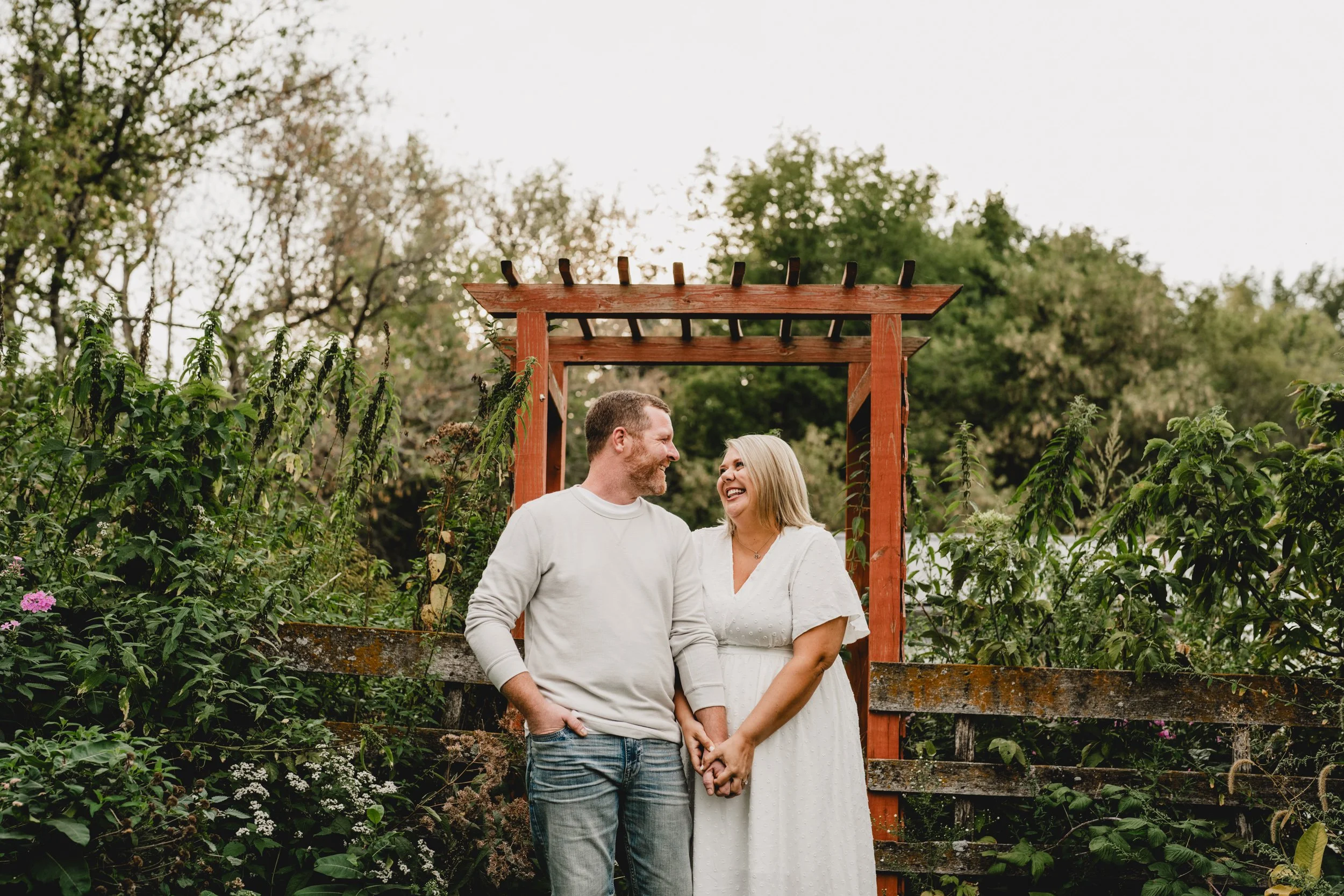 engle-olson-hailee-matt-engagement-session-previews- (1 of 37).jpg