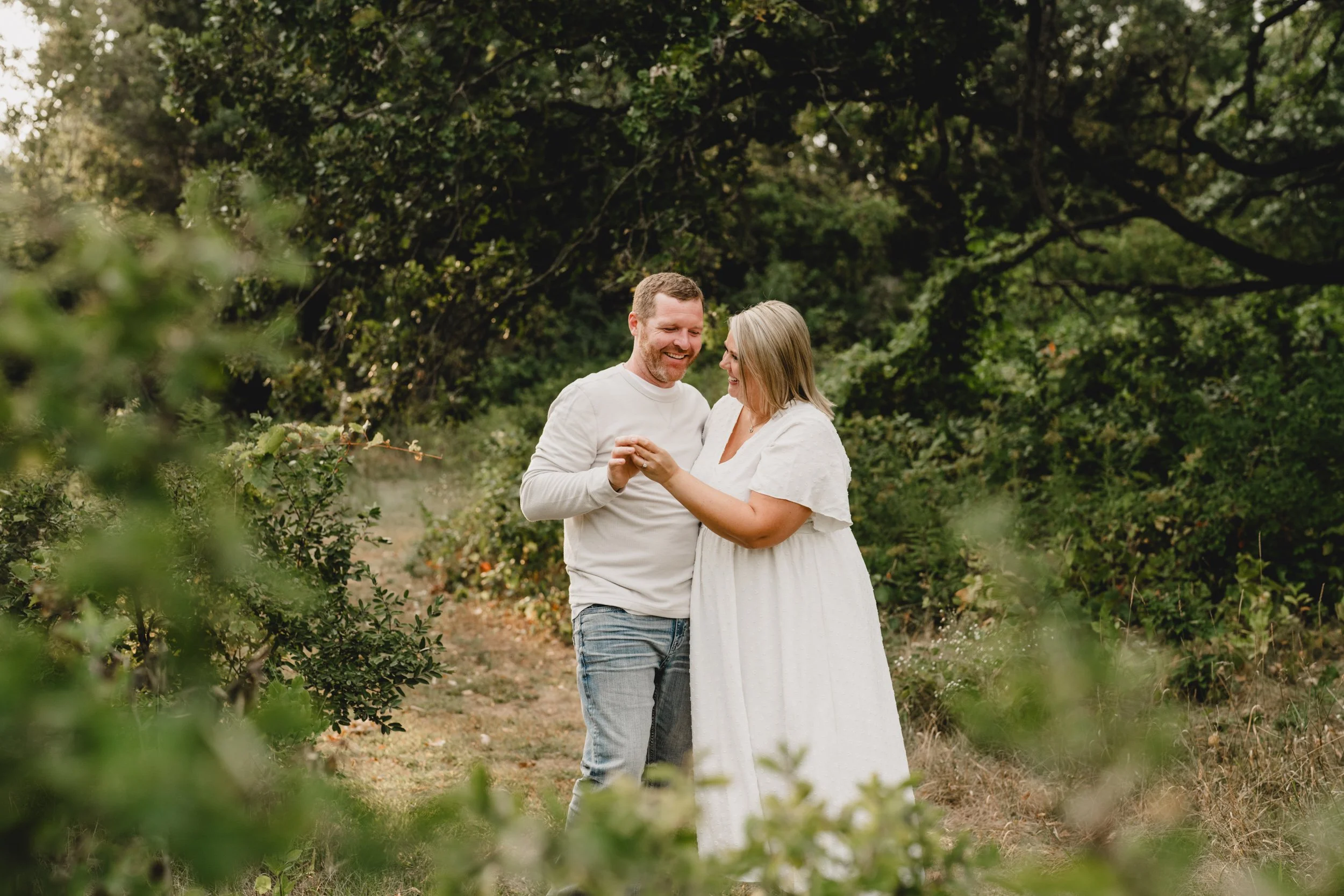 engle-olson-hailee-matt-engagement-session-previews- (10 of 37).jpg