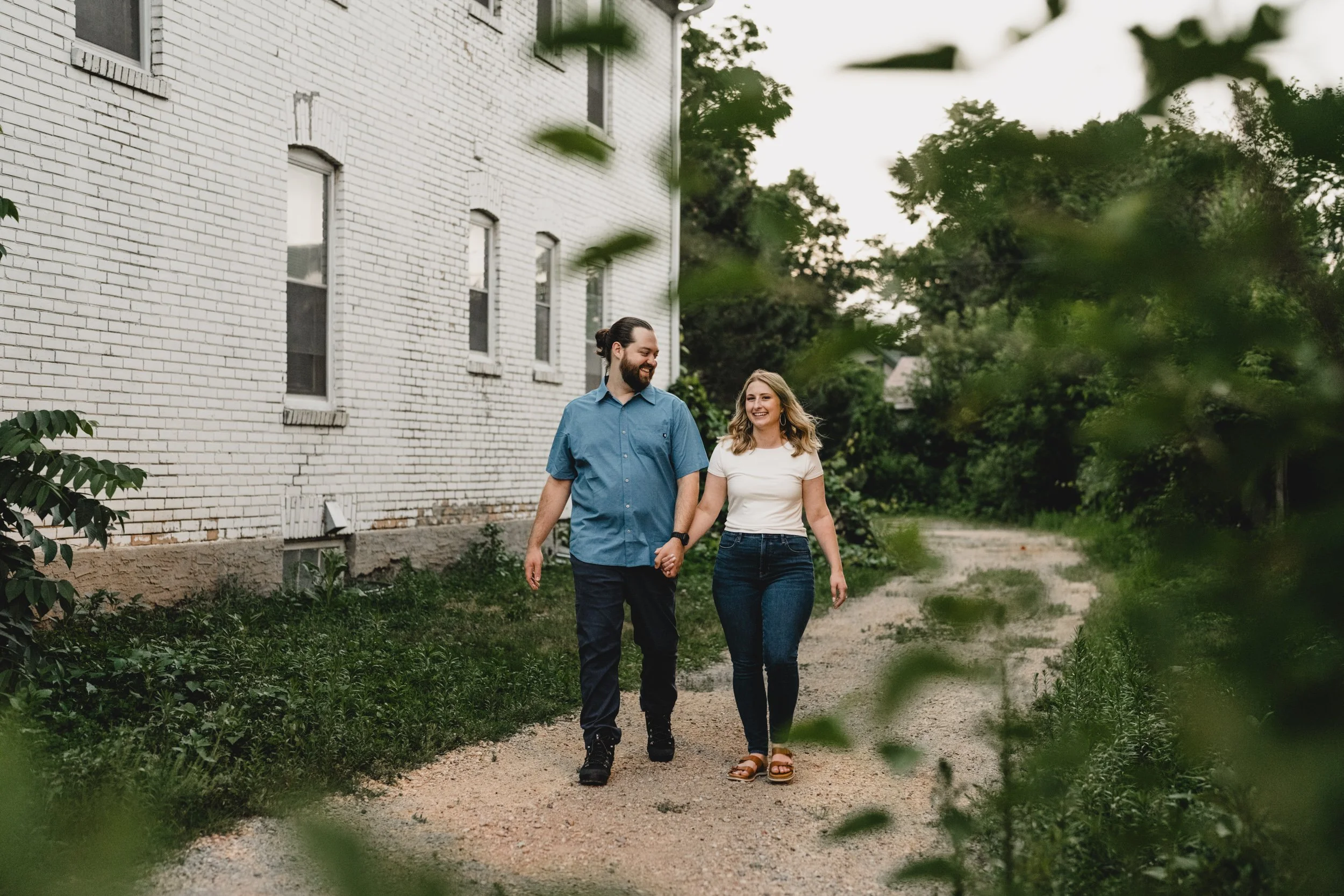 engle-olson-laura-will-engagement-session-previews- (21 of 25).jpg