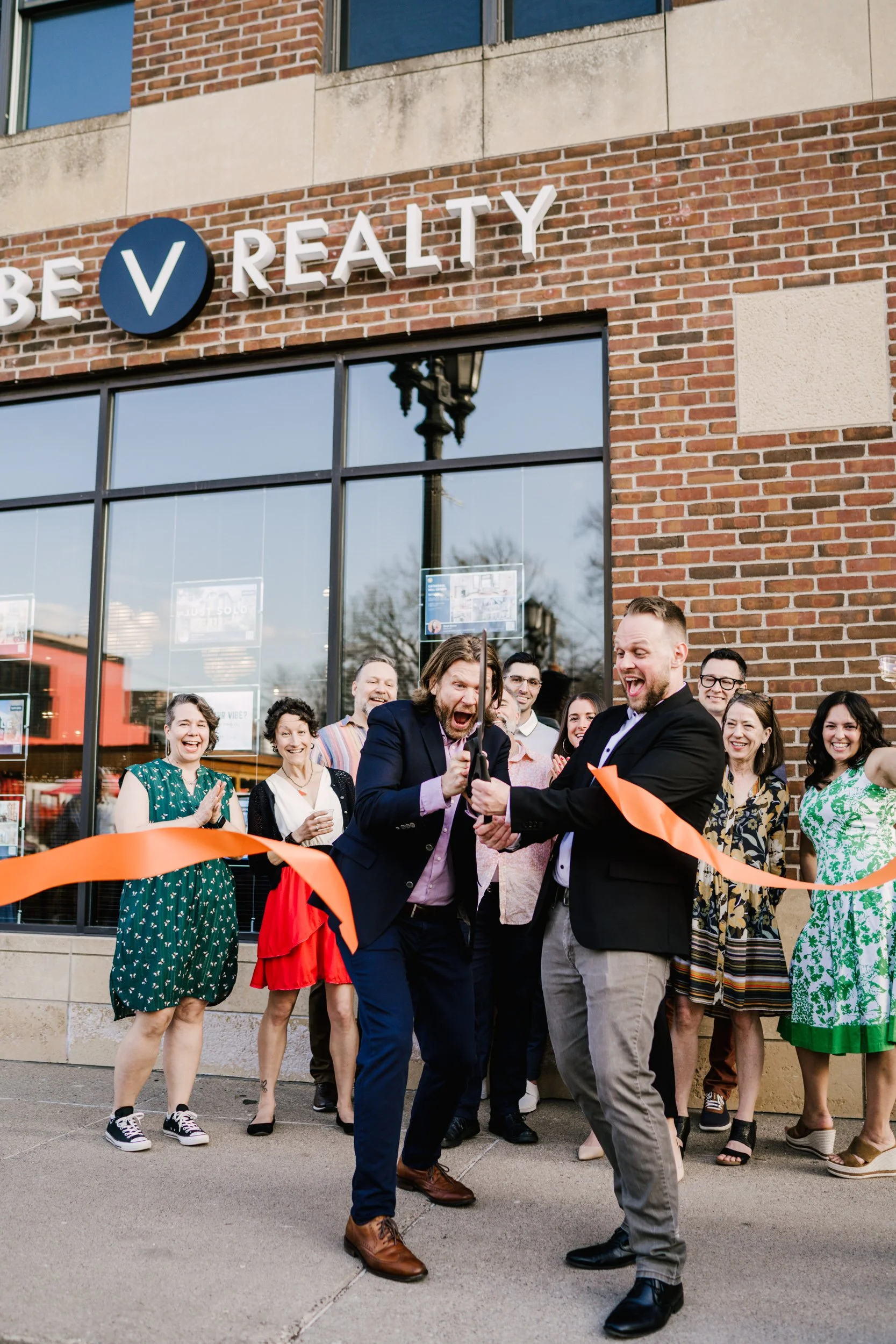 engle-olson-vibe-reality-ribbon-cutting-4.14- (22 of 25).jpg