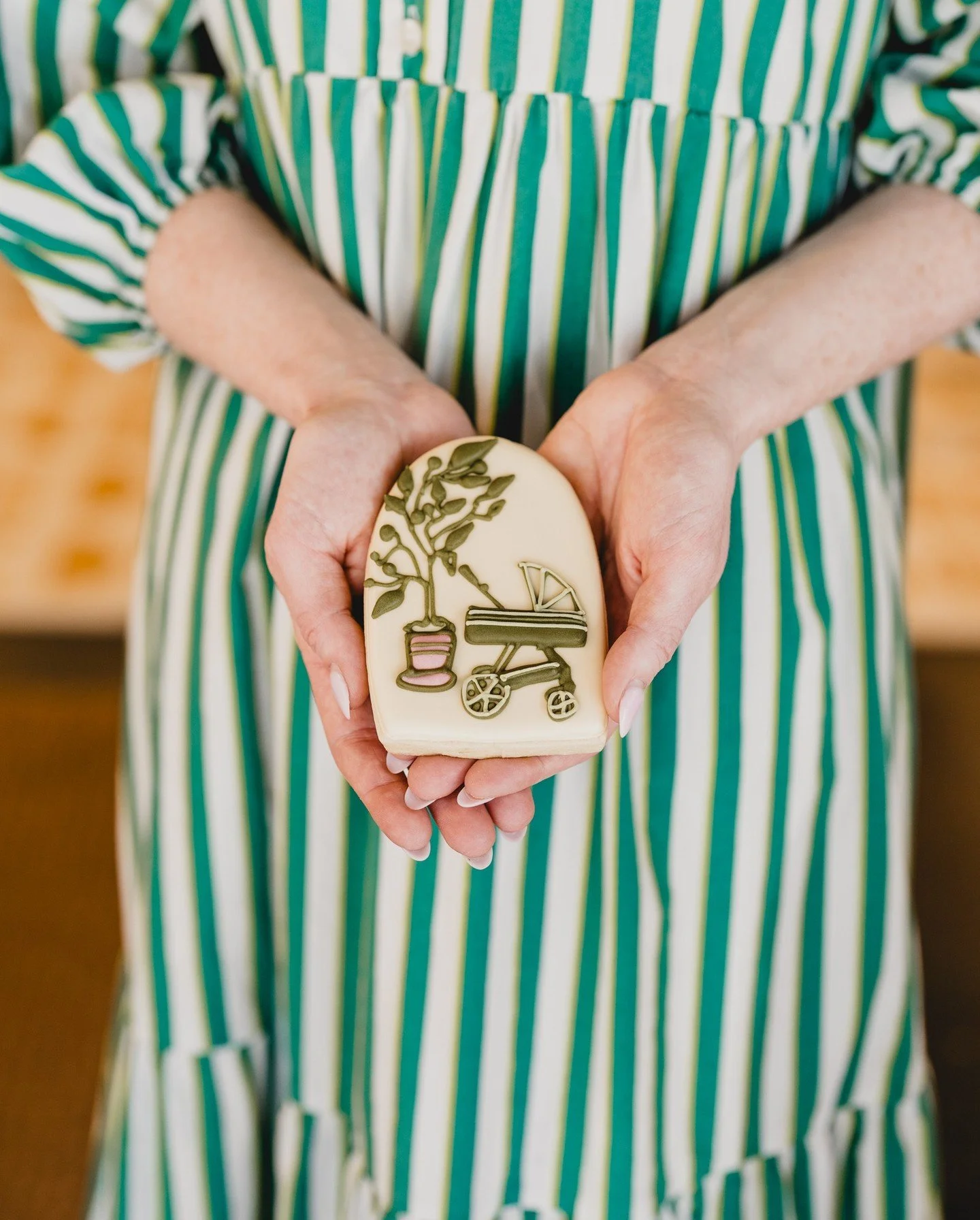 Are cookies ever too pretty to eat? 😍 Asking for a friend.

Working on wrapping up some new work with @theplaygroupmn. The Play Group is a Montessori inspired children's play area in the Twin Cities. They encourage play in an atmosphere that is deve