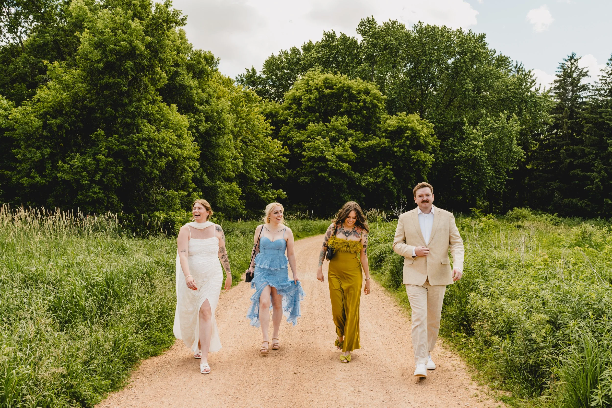 engle-olson-photography-danielle-jackson-mn-landscape-arboretum-wedding-previews-14.jpg