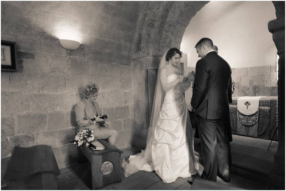 Destination-wedding-photography-Edinburgh-Castle-37.jpg