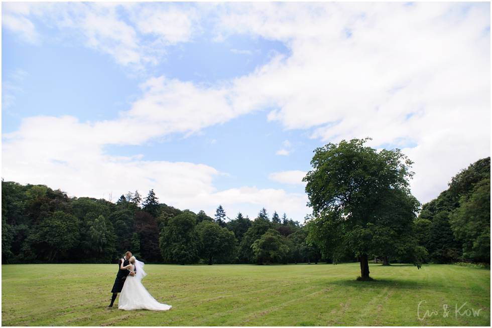 Wedding-photographs-Melville-Castle-Edinburgh-1.jpg