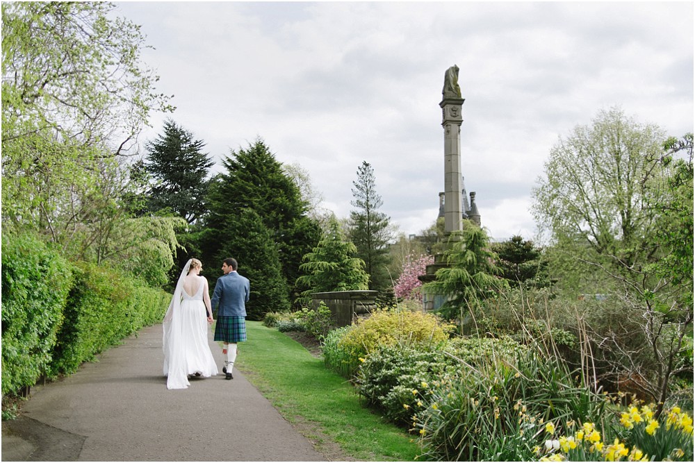  Wedding photographer in Edinburgh Scotland 