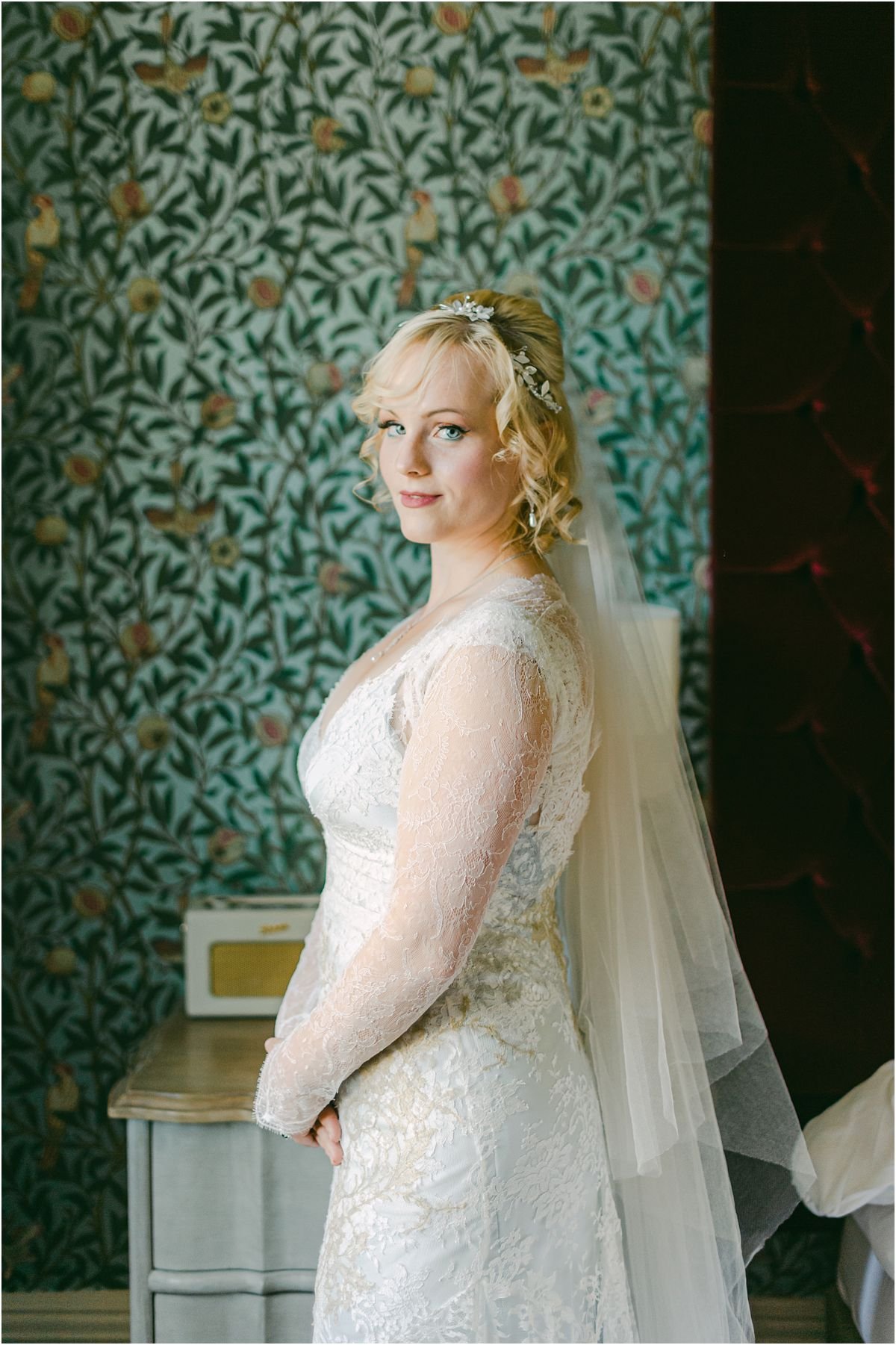 CroandKowLove_Timberyard_Edinburgh_wedding_photographer-20.jpg