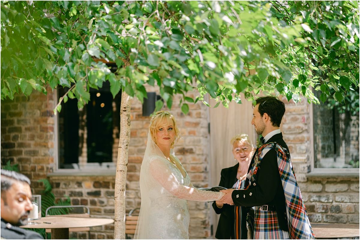 CroandKowLove_Timberyard_Edinburgh_wedding_photographer-40.jpg