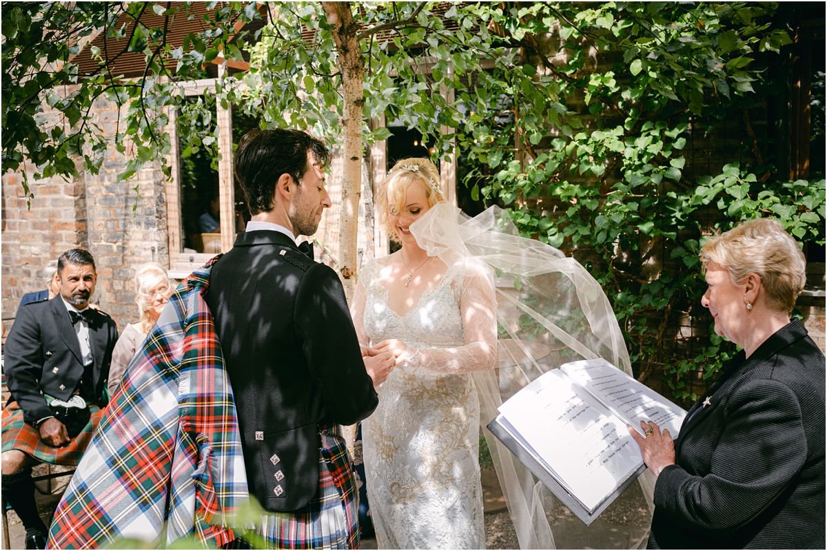 CroandKowLove_Timberyard_Edinburgh_wedding_photographer-42.jpg