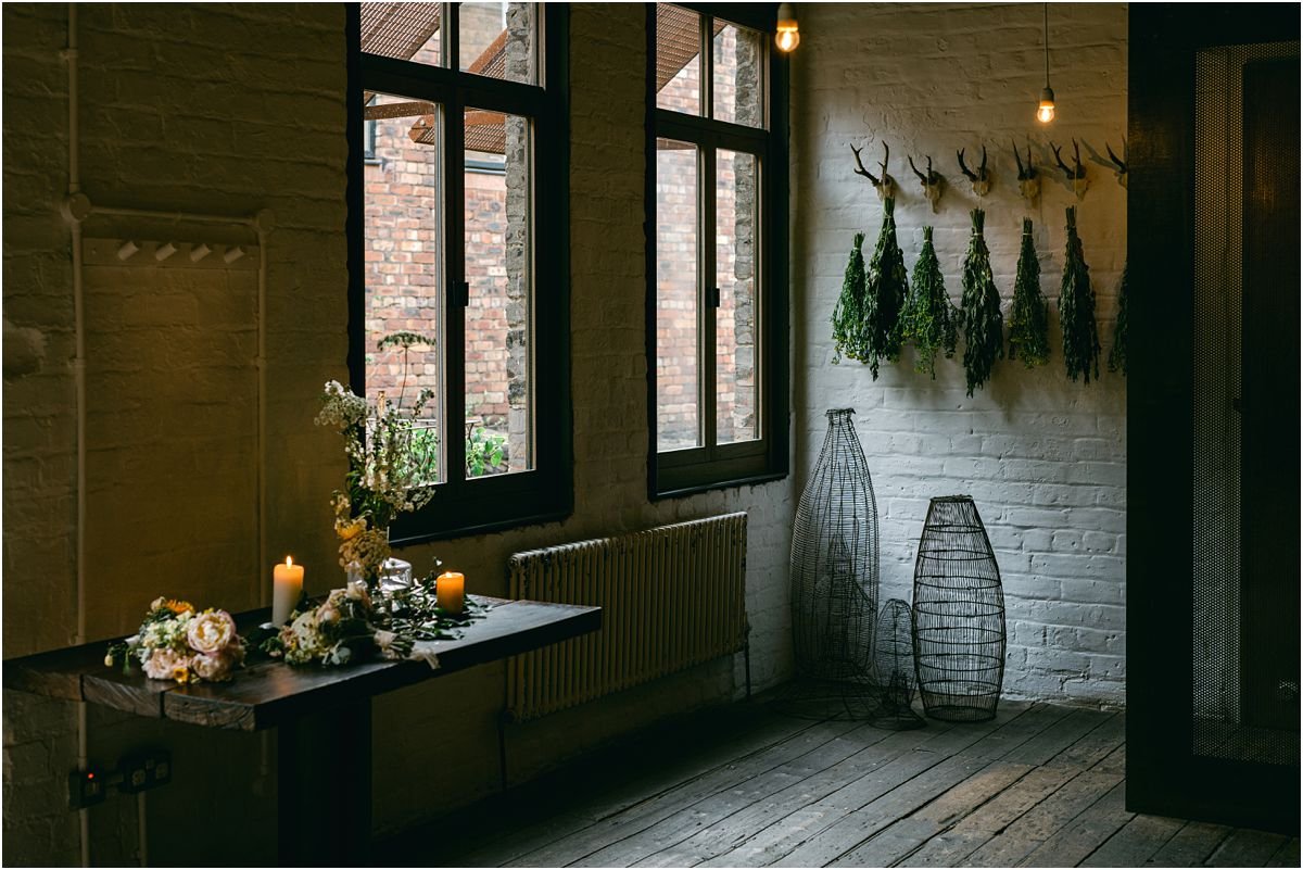 CroandKowLove_Timberyard_Edinburgh_wedding_photographer-123.jpg