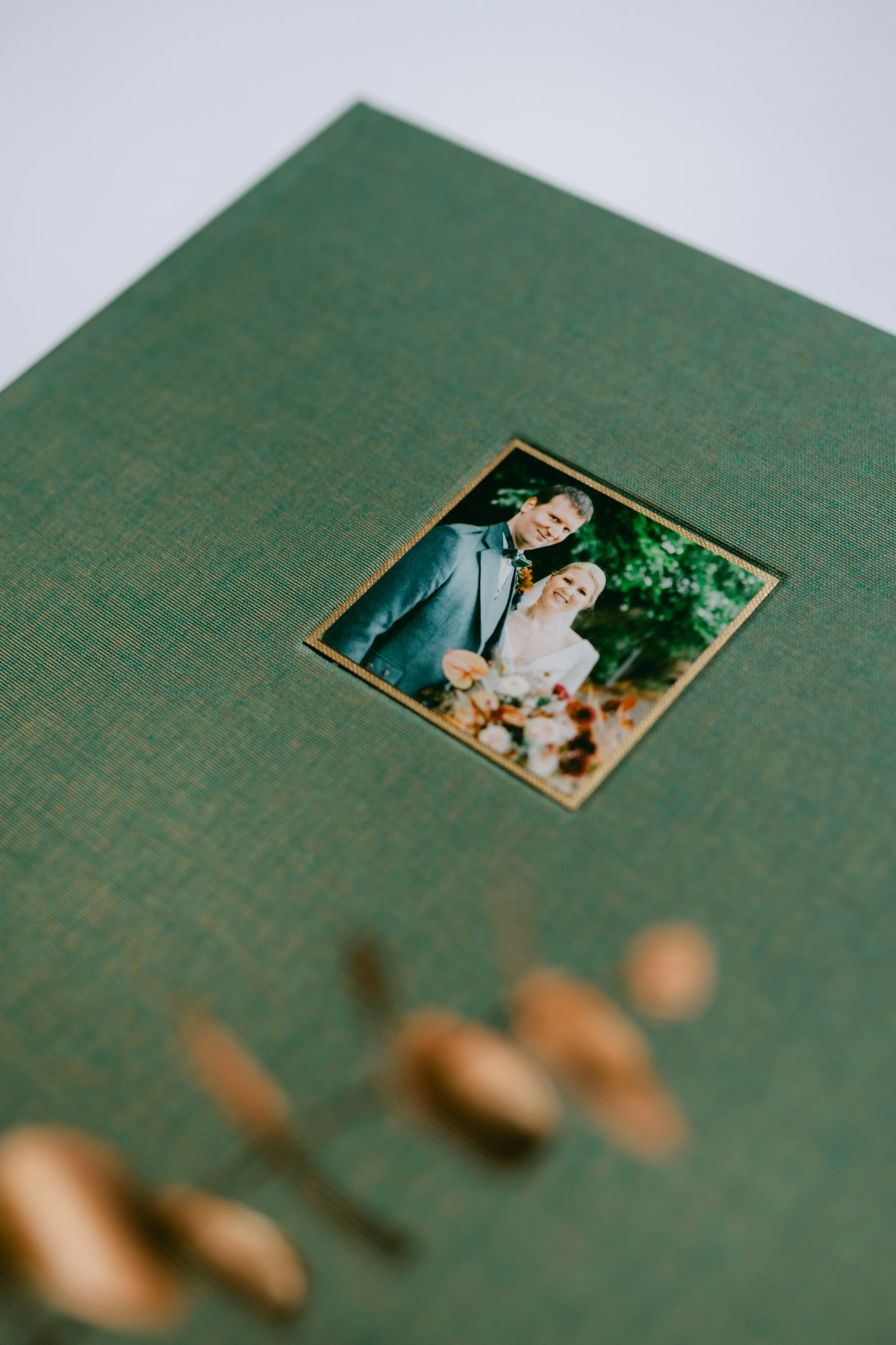 CroKowLove_QueensberryAlbums_Meryl and Glyn-2.jpg