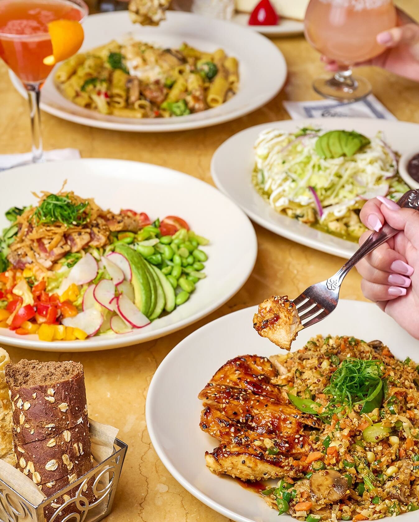 A few new menu items worth digging into at @cheesecakefactory 🍽️:
Sesame Ginger Chicken
Seared Ahi Tuna Salad
Green Chile Chicken Enchiladas 
Italian Sausage &amp; Fresh Mushroom Rigatoni
#bellaterraHB