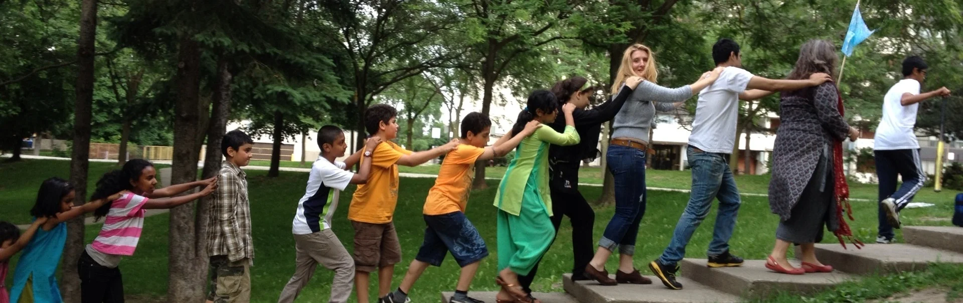 great%2Bshot%2Bof%2Bkids%2Bon%2Bsteps.jpg