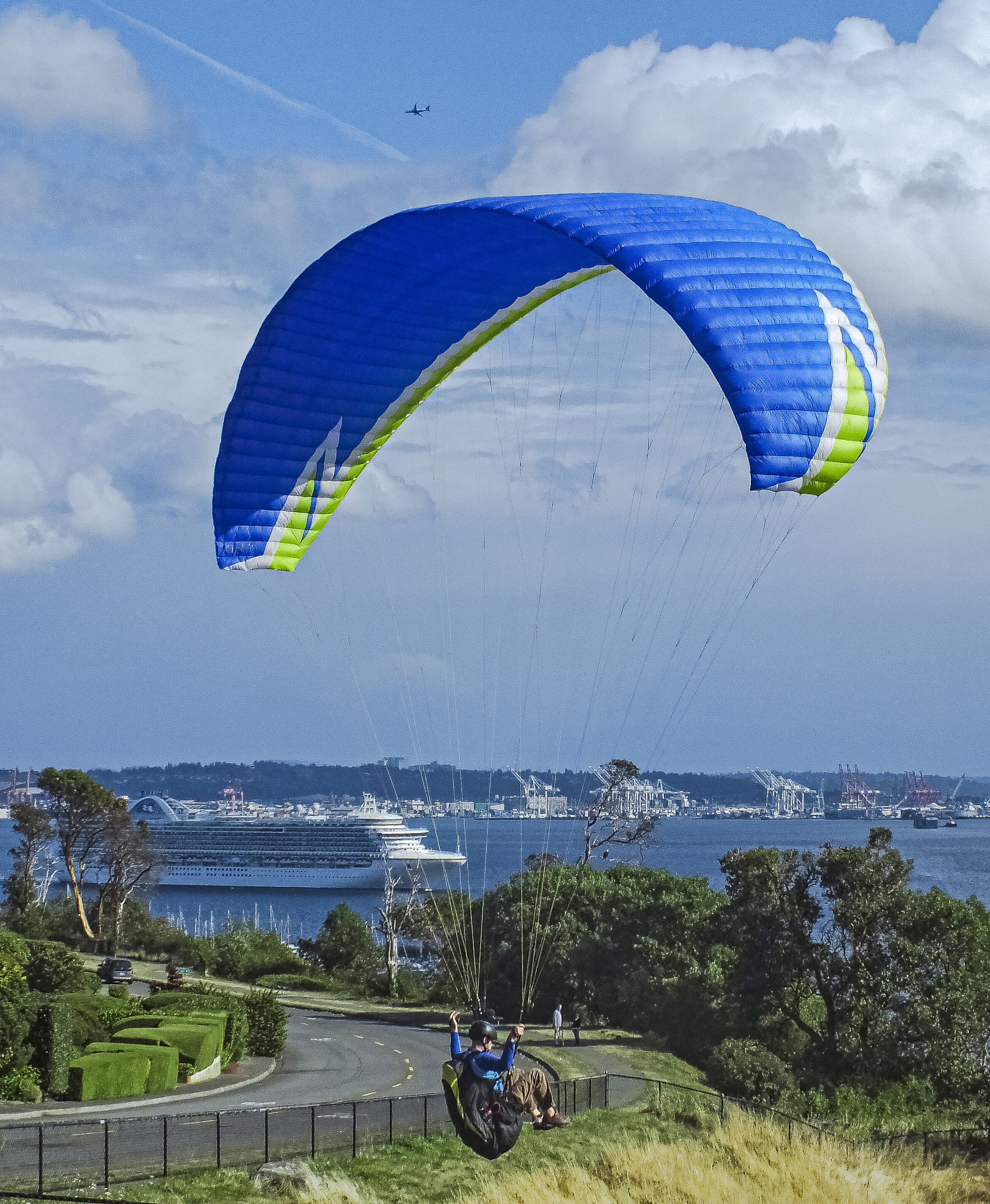 Parasailer-2 rev.jpg