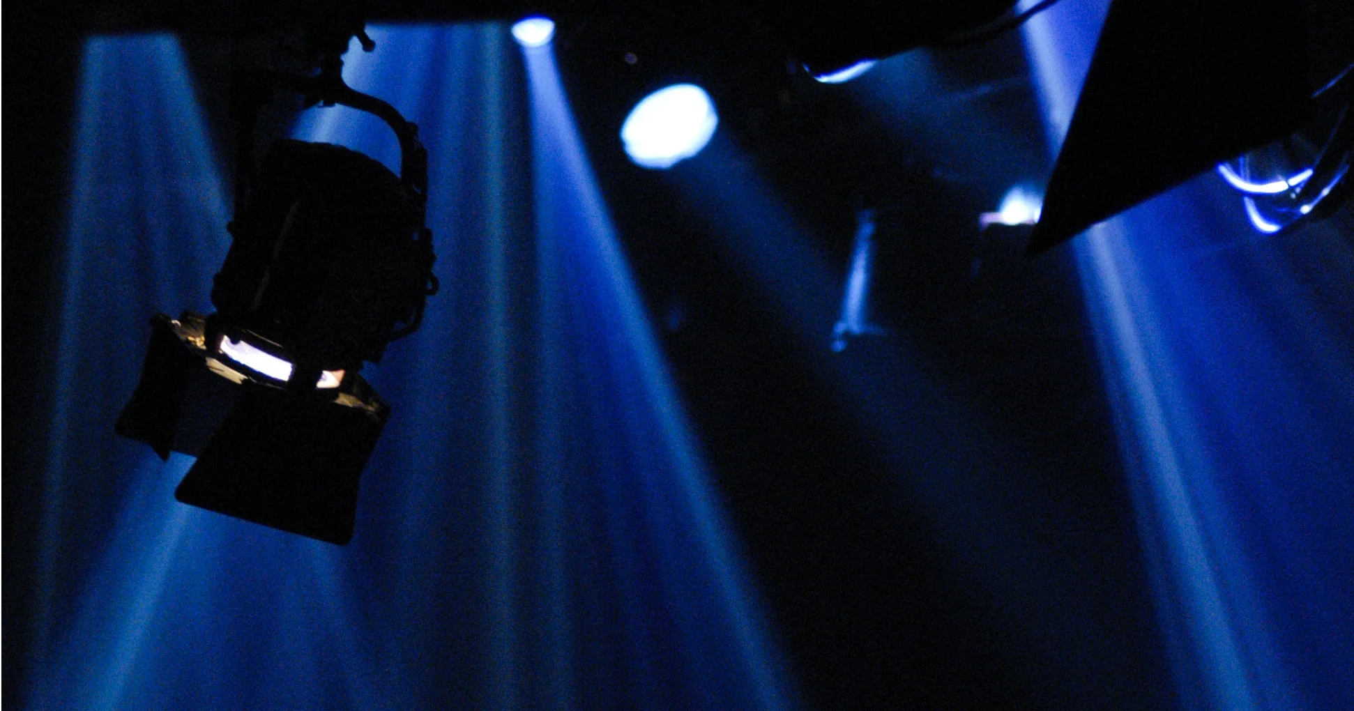 morebluelightcropped_SNP25699T2a_c1.jpg