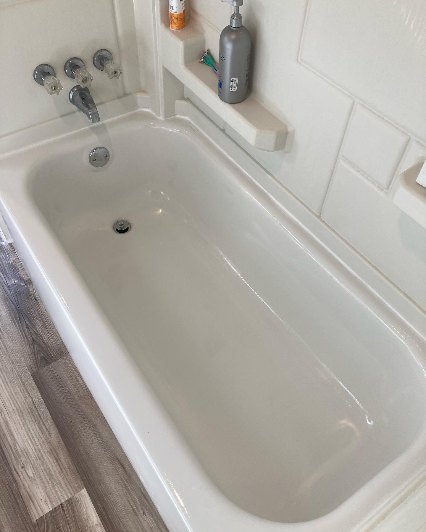 before and after tub refinish