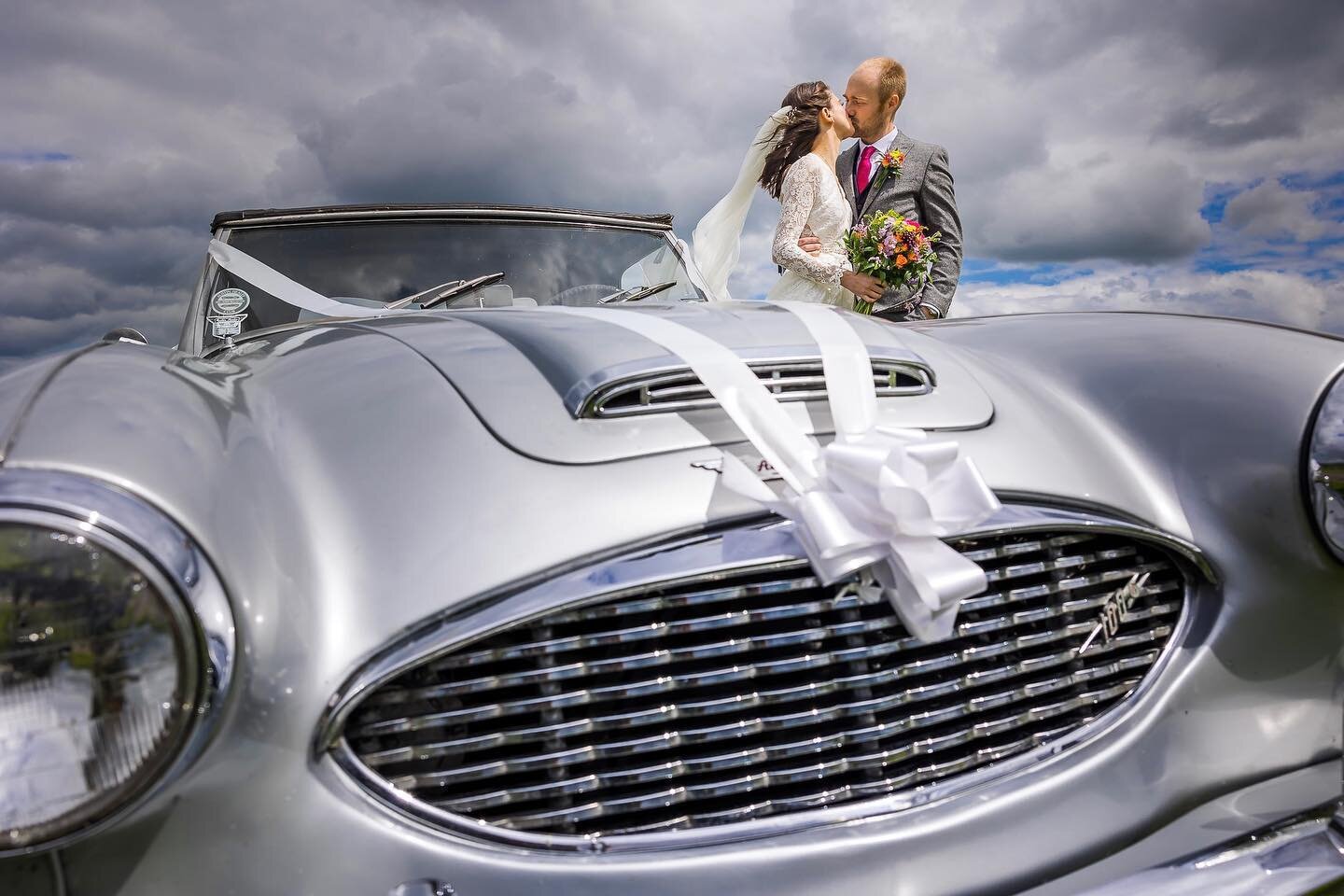 Congratulations to Alison &amp; Jack. Love the this photo this the vintage Healey. 

&bull;⁣
&bull;⁣
&bull;⁣
&bull;⁣
@elliotnicholphoto #weddingphotographeruk  #junebugweddings #theknot #newcastleupontyneweddings #weddingphotographernortheast #newcas