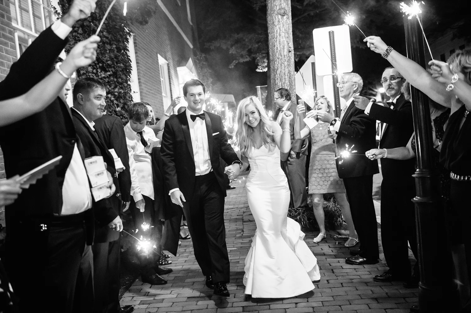 Simple White and Gold Tidewater Inn Easton, MD Wedding