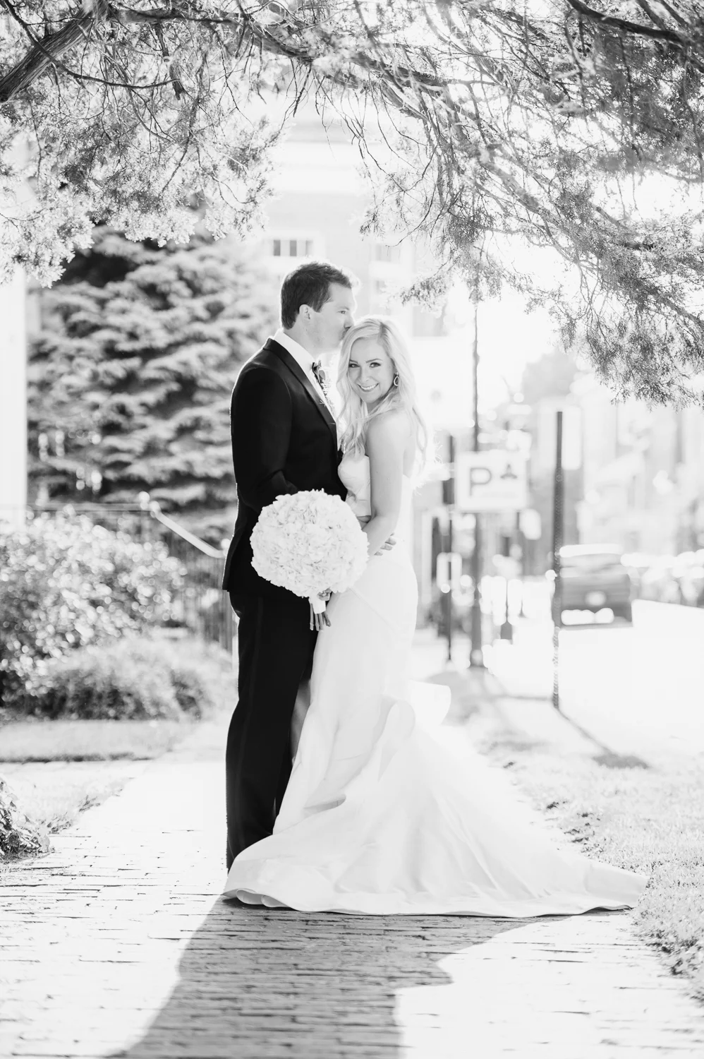 Simple White and Gold Tidewater Inn Easton, MD Wedding