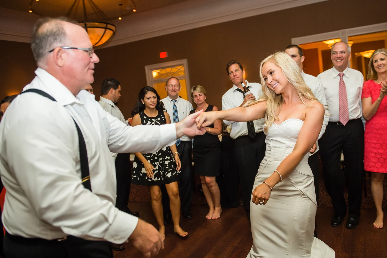 Simple White and Gold Tidewater Inn Easton, MD Wedding