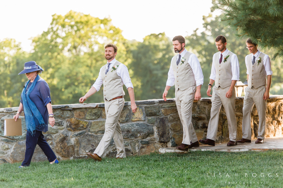 j&c_bluemont_vineyard_wedding_lisa_boggs_photography_16.jpg