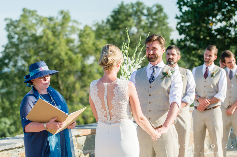 j&c_bluemont_vineyard_wedding_lisa_boggs_photography_19.jpg