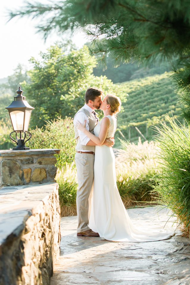 j&c_bluemont_vineyard_wedding_lisa_boggs_photography_24.jpg