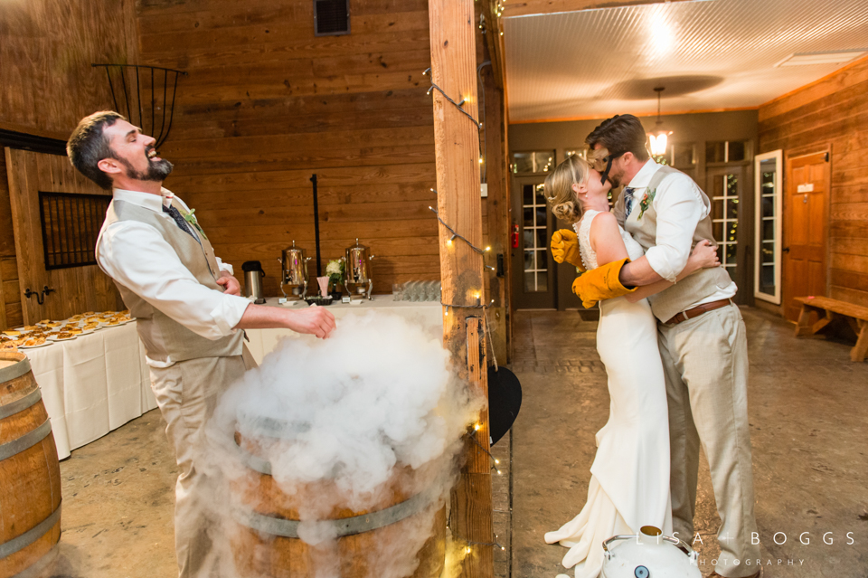 j&c_bluemont_vineyard_wedding_lisa_boggs_photography_42.jpg