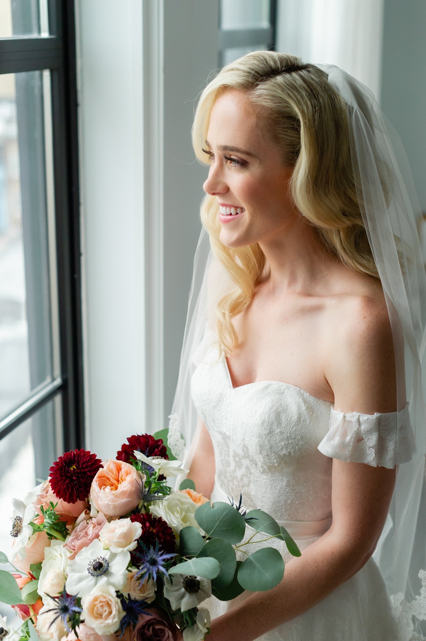 Jessica and Andrew’s Romantic and Dreamy Autumn Wedding at Mer