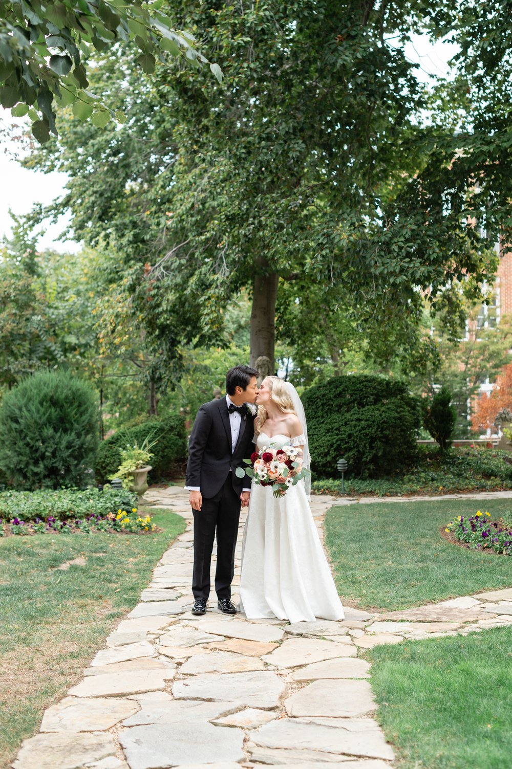 Jessica and Andrew’s Romantic and Dreamy Autumn Wedding at Mer