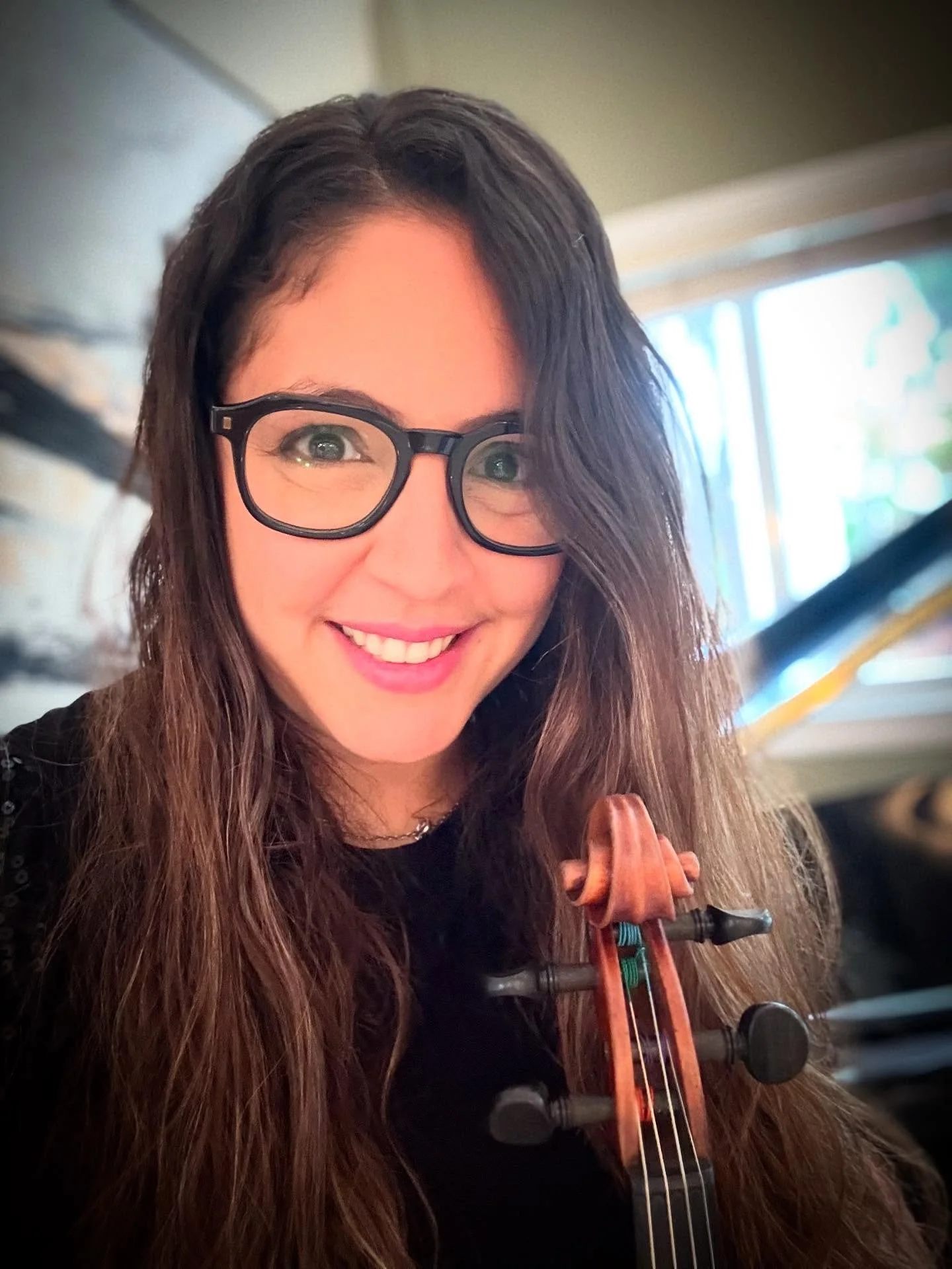 Today I had a date with my first love &hearts;️ my violin 🎻

Hoy tuve una cita con mi primer amor &hearts;️ mi viol&iacute;n 🎻