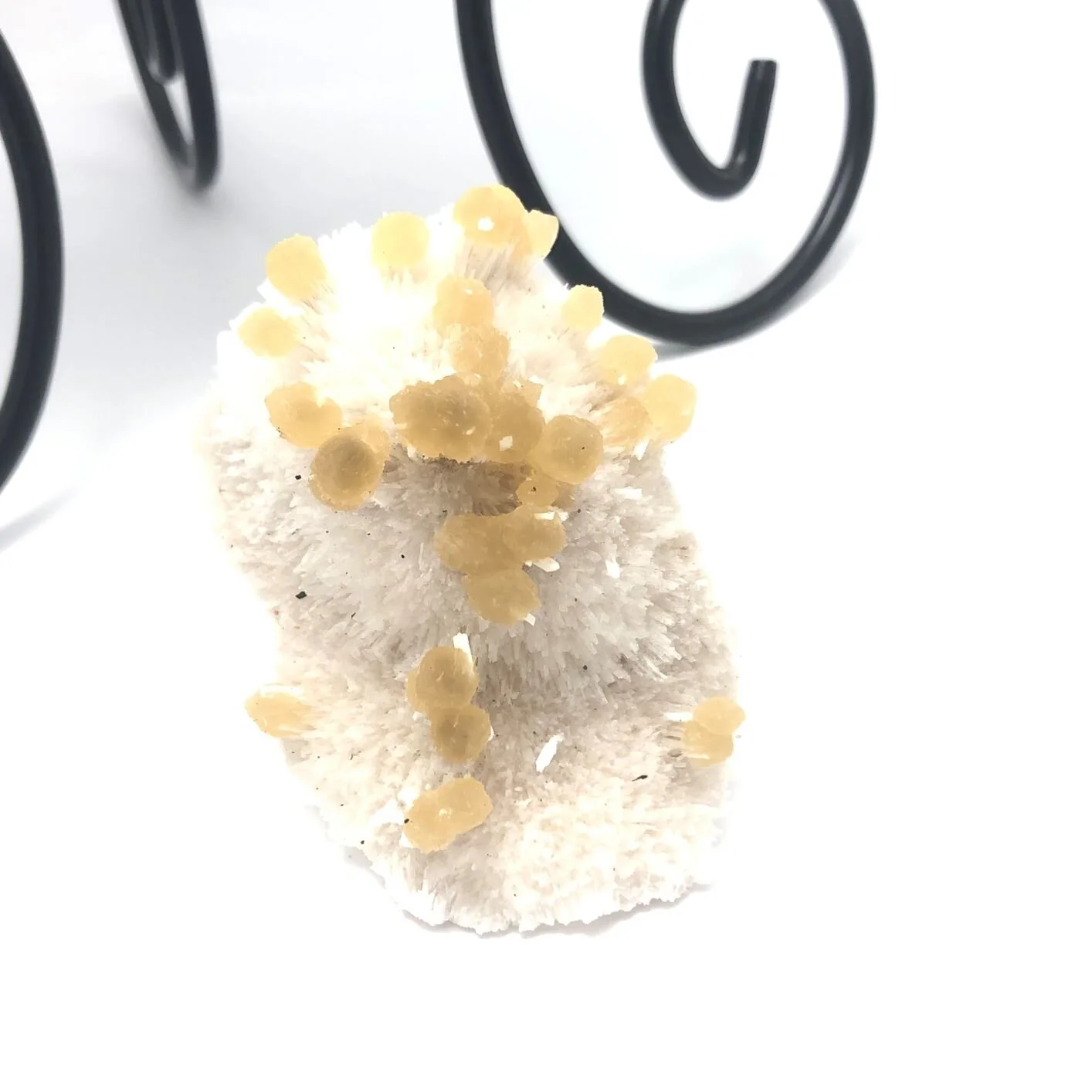 Calcite over Scolecite