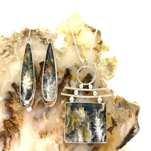 Roses Of The Regency Variety