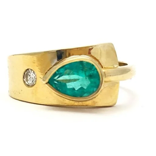 14k Colombian Emerald Ring